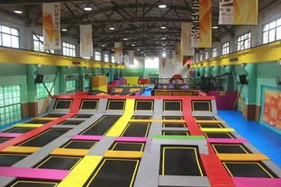 成都這所軍工廠，曾經造火藥現在搞文藝，耍一天都不得累